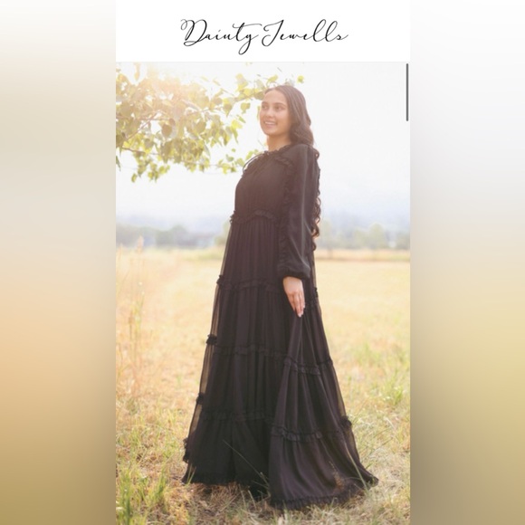 Dainty Jewells Dresses & Skirts - ISO Dainty Jewells Black Dress
